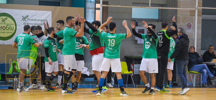 Noci Pallamano: 30 reti a 21 contro il Benevento Noci Pallamano: 30 reti a 21 contro il Benevento
