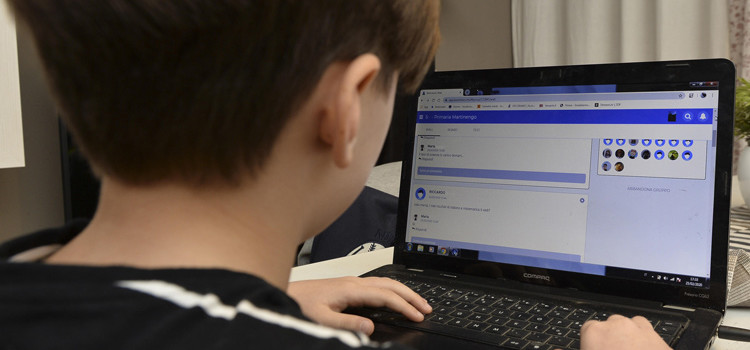 Scuole chiuse e didattica online, il racconto di un’insegnante nocese