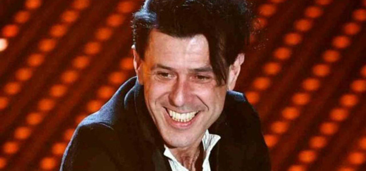 Addio a Ezio Bosso, l’omaggio del musicista nocese Tinelli: “grazie per averci travolto con il tuo entusiasmo” Addio a Ezio Bosso, l’omaggio del musicista nocese Tinelli: “grazie per averci travolto con il tuo entusiasmo”