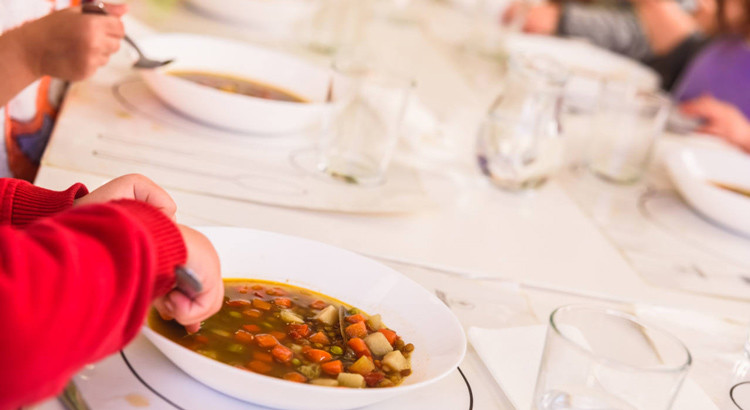 Mensa scolastica, al via il servizio dal 6 ottobre in tutte le scuole cittadine