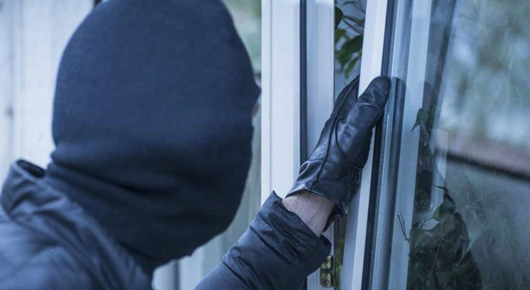 Continuano i furti