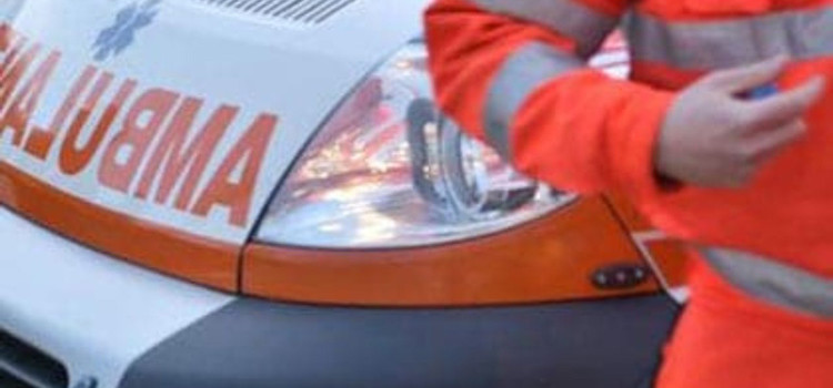 Donna soccorsa in chiesa