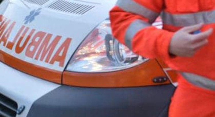 Donna soccorsa in chiesa