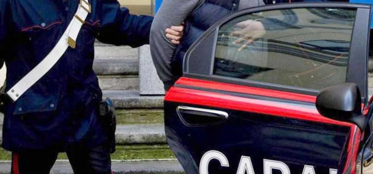 Blitz antidroga a Noci, arrestato un 19enne e individuati 11 assuntori