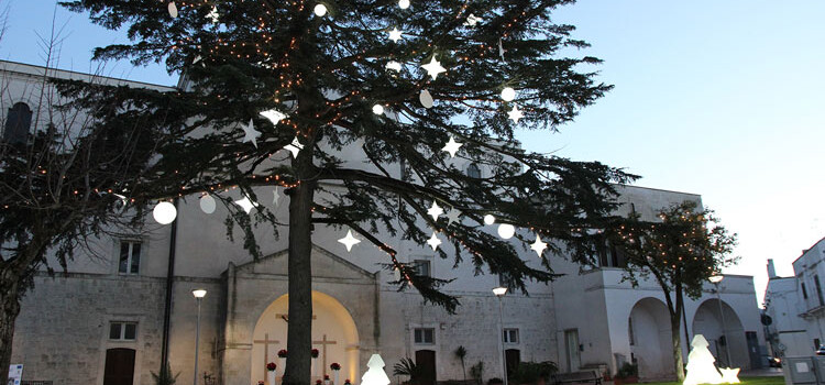 Noci si prepara ad un Natale intimo e semplice