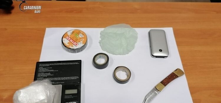 Putignano: arrestato un 53enne, con oltre cento grammi di polvere bianca