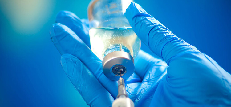 Vaccini covid: si rallenta in attesa di altre scorte