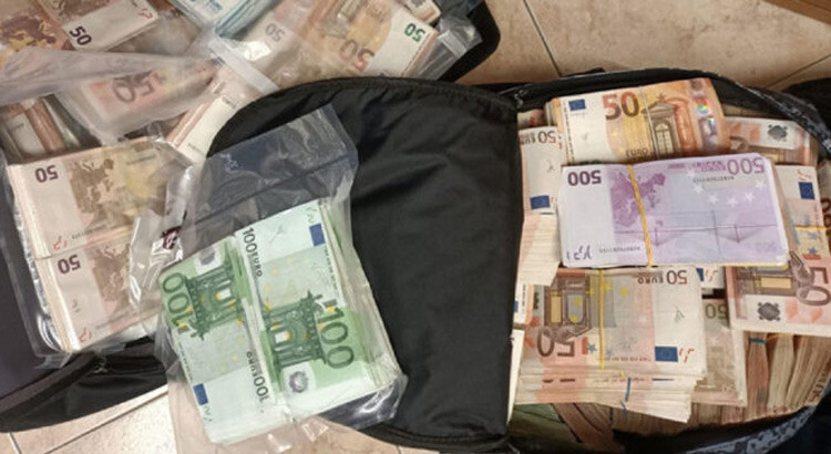 Arrestati l’avvocato penalista Chiariello e l’ex giudice De Benedictis