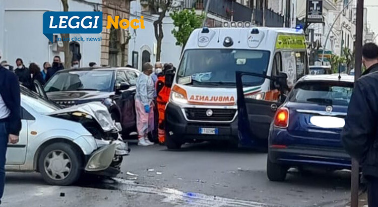 Incidente in pieno centro a Noci Incidente in pieno centro a Noci