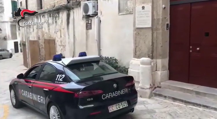 I Carabinieri arrestano 4 rapinatori I Carabinieri arrestano 4 rapinatori