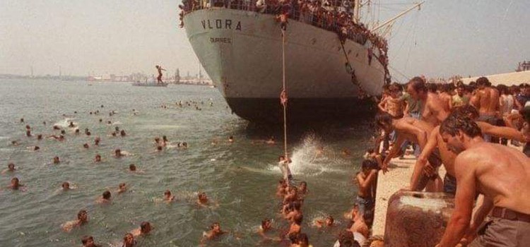 Trent’anni dallo sbarco di 20.000 albanesi a Bari