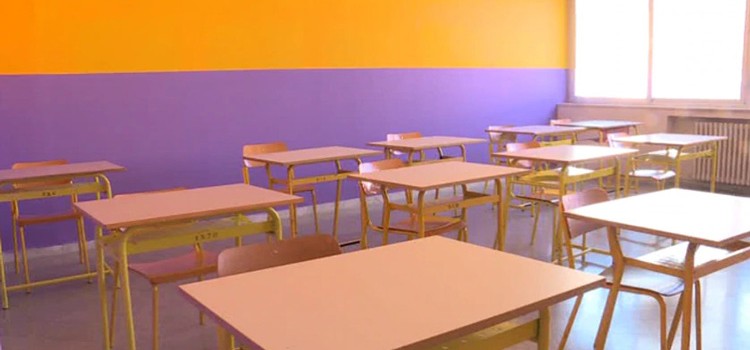 Si torna a scuola con mascherine FFP2 e screening programmato