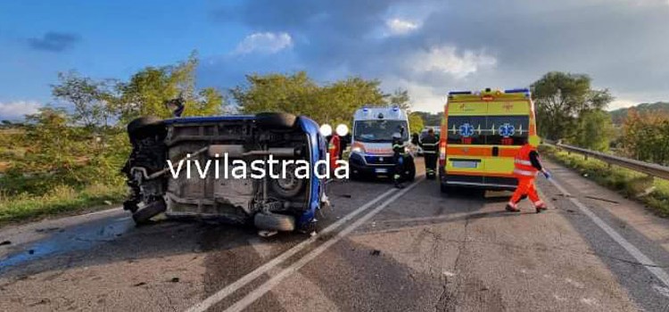 Incidente sulla Putignano-Noci. Due feriti in codice rosso Incidente sulla Putignano-Noci. Due feriti in codice rosso