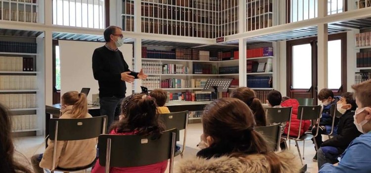 “Tutta un’altra scuola”: 65 alunni in biblioteca