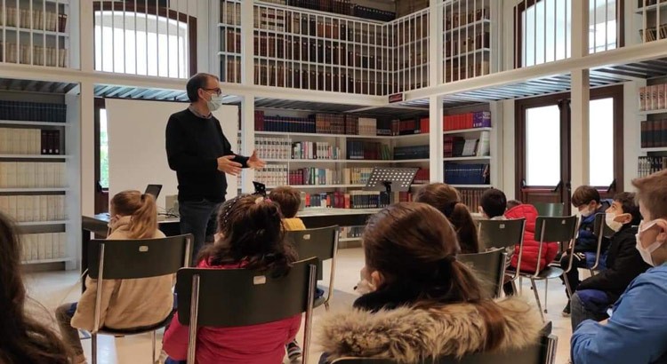 “Tutta un’altra scuola”: 65 alunni in biblioteca