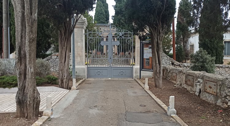 Nuovi orari di apertura del Cimitero comunale a partire dal 26 ottobre Nuovi orari di apertura del Cimitero comunale a partire dal 26 ottobre