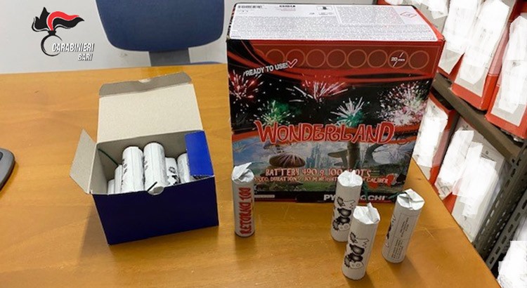 Botti illegali sequestrati. Due le persone denunciate