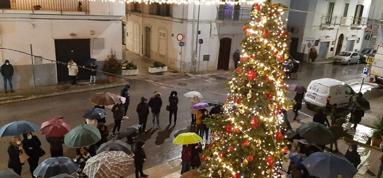 Chiesa dei Cappuccini: si illumina l’albero