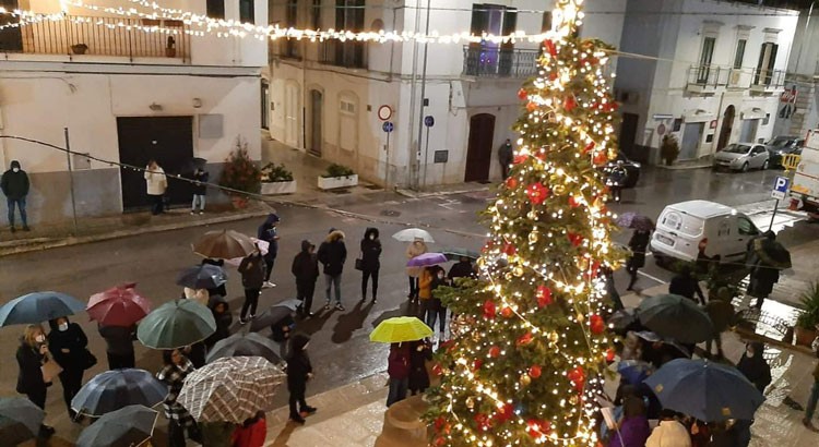 Chiesa dei Cappuccini: si illumina l’albero