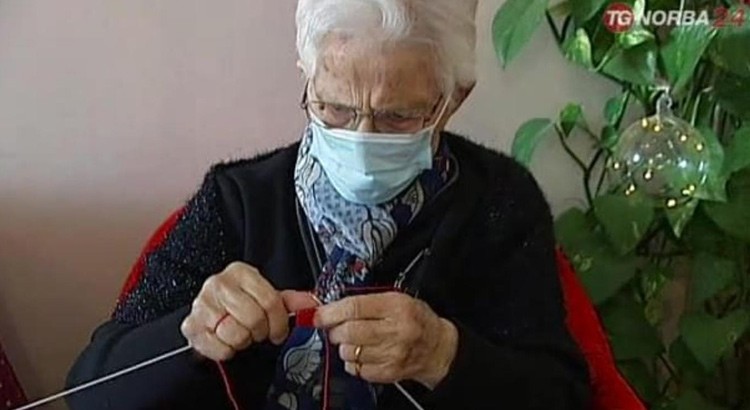 Le scarpette di Annina per i bimbi in ospedale Le scarpette di Annina per i bimbi in ospedale