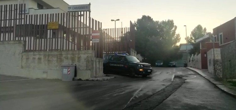 Nascondono la droga negli slip e nelle tasche