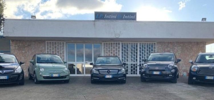 Giovani imprenditori nocesi inaugurano attività di autolavaggio