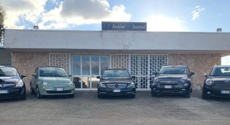 Giovani imprenditori nocesi inaugurano attività di autolavaggio