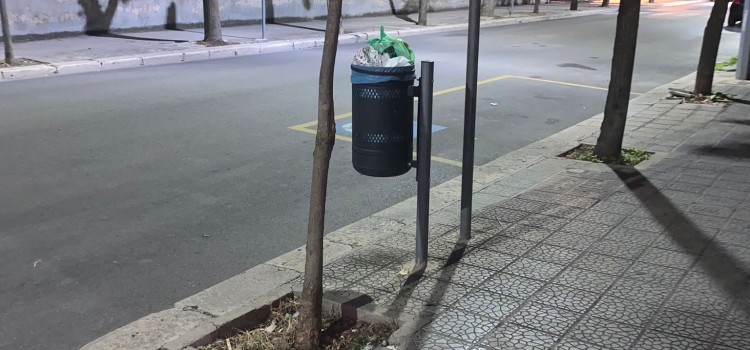 Cattivo odore di rifiuti scambiato per fuga di gas