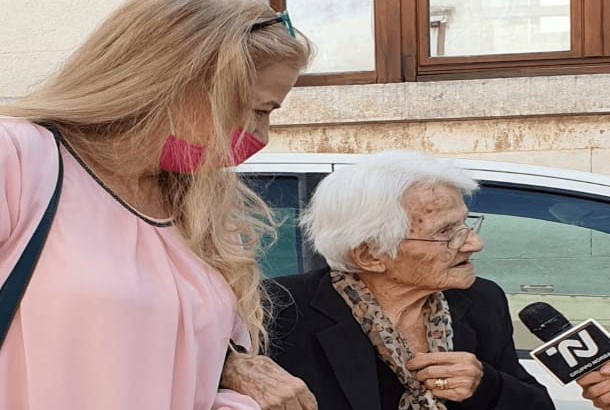 Nonna Annina va a votare