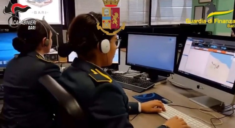 Voto di scambio mafioso, 19 arresti a Bari. In carcere Francesca Ferri Voto di scambio mafioso, 19 arresti a Bari. In carcere Francesca Ferri