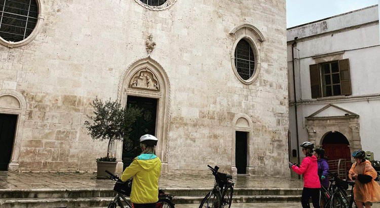 Riaccende il cuore di Noci My Destination