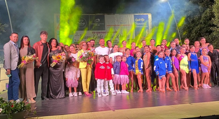 Trionfo di talento al Saggio della Team Dance ML Academy in piazza Garibaldi