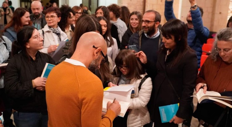 Il talento di Luca Trapanese brilla allo spin-off di “Chiostri e Inchiostri