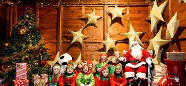 Babbo Natale arriva in grande stile alla Villa Comunale Babbo Natale arriva in grande stile alla Villa Comunale