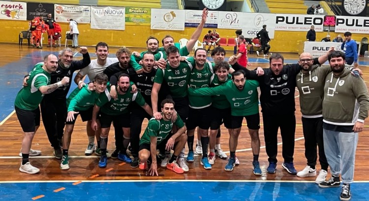 Terza vittoria consecutiva per la Pallamano Noci Terza vittoria consecutiva per la Pallamano Noci
