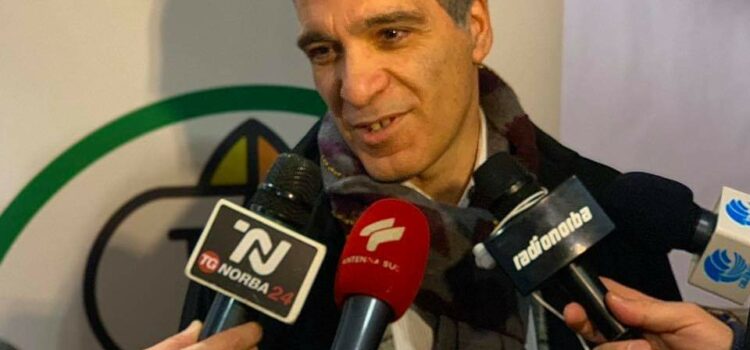 Arrestato l’ex Assessore regionale Alfonso Pisicchio e suo fratello Enzo: accuse di corruzione elettorale Arrestato l’ex Assessore regionale Alfonso Pisicchio e suo fratello Enzo: accuse di corruzione elettorale