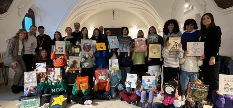 I bambini della “Cappuccini” in Biblioteca con i genitori   