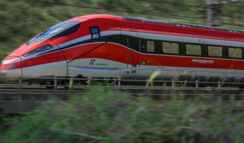 Rete ferroviaria in evoluzione: dal 1° marzo riparte il Bari–Napoli, il Salento resta escluso