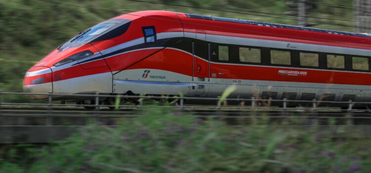 Rete ferroviaria in evoluzione: dal 1° marzo riparte il Bari–Napoli, il Salento resta escluso