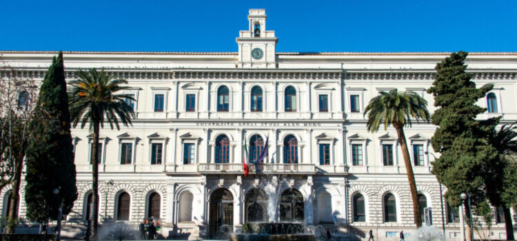 Aule studio e biblioteche dell’Università di Bari restano aperte la sera e nel weekend Aule studio e biblioteche dell’Università di Bari restano aperte la sera e nel weekend