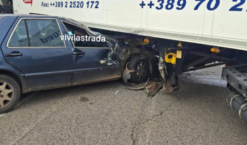 Noci-Alberobello, Lancia si incastra sotto un tir: due feriti, uno è in codice rosso