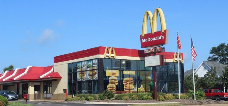 Castellana Grotte divisa dal fast food: il possibile arrivo di McDonald’s